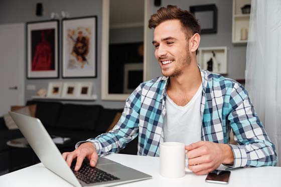 mastermind-business-strategy-paul-feeney-2 man on mastermind call from home