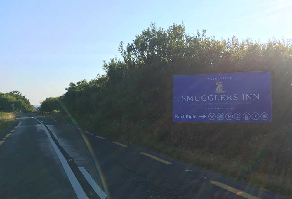 smugglers inn signage